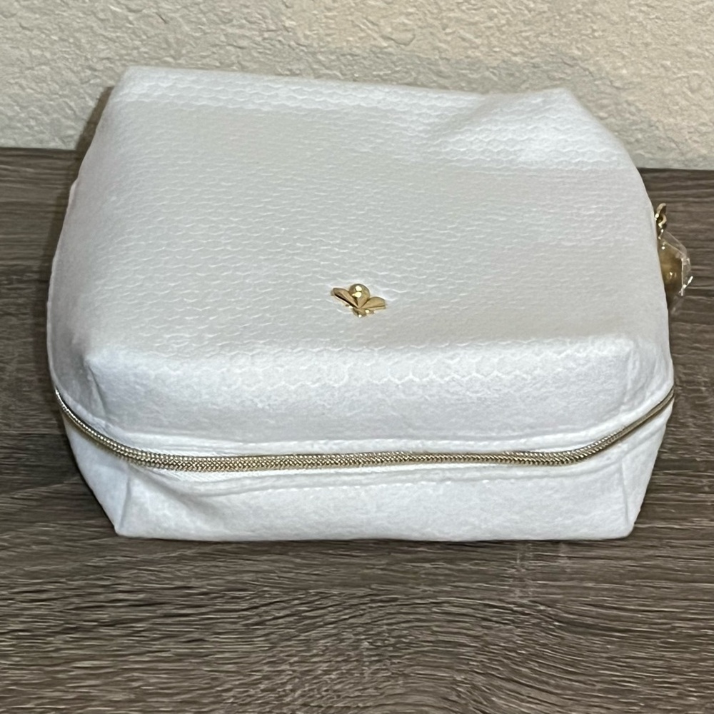 (2) NWOT GUERLAIN PARIS Bee Makeup Cosmetic Bags - Picture 9 of 12